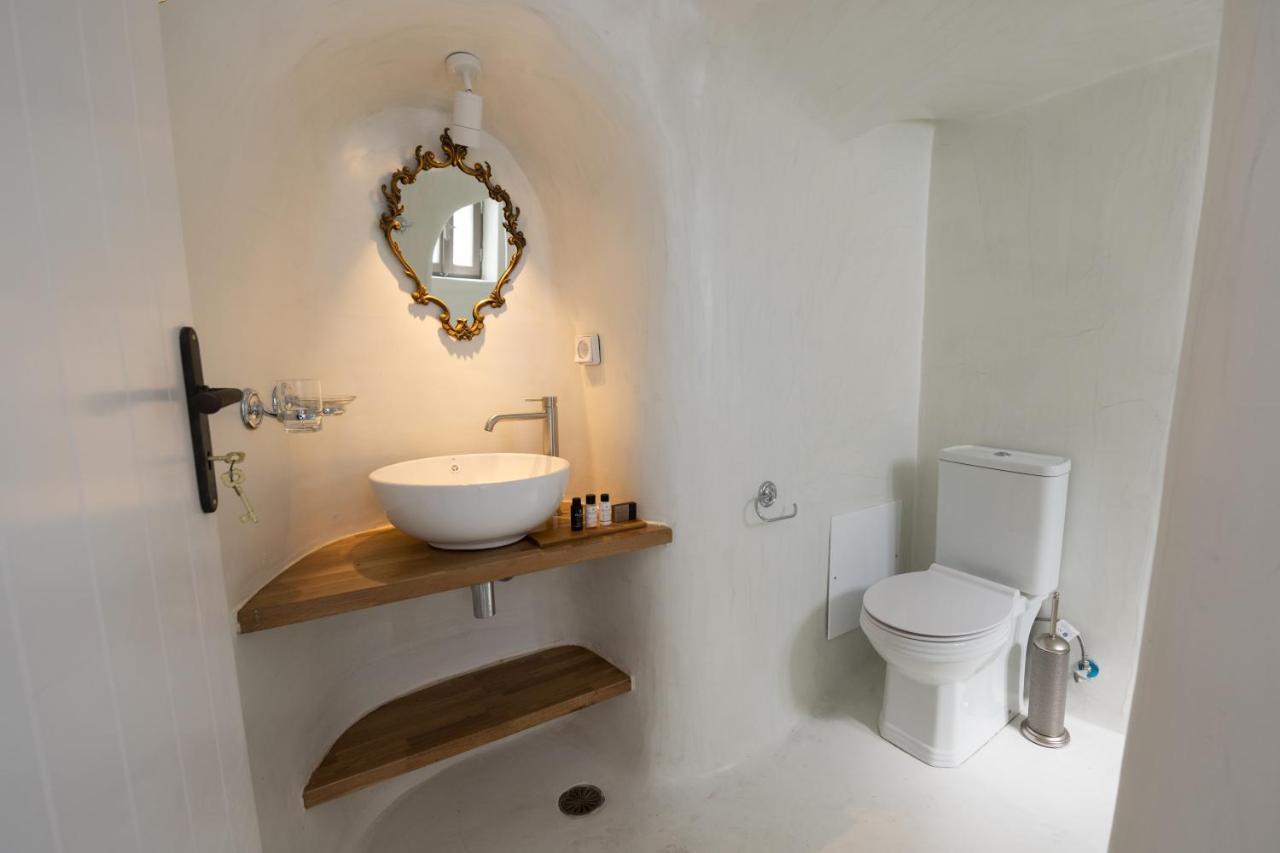 Astrea Suites "Ostria Cave Villa-Outdoor Jacuzzi" Oía Exteriör bild